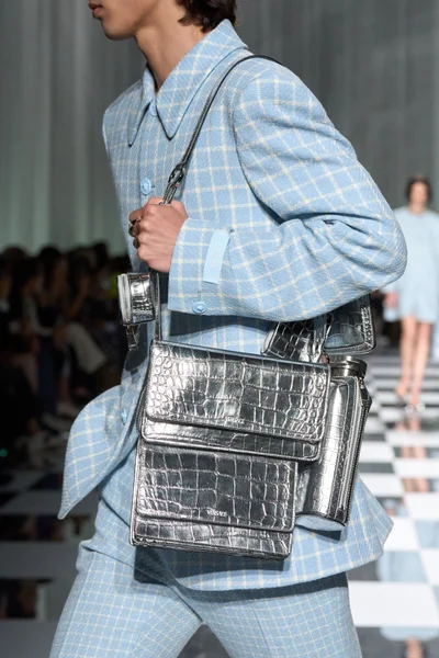 Look 66